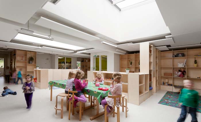Aarup Kindertagesstätte bzw. Kindergarten mit VELUX Modular Skylights
