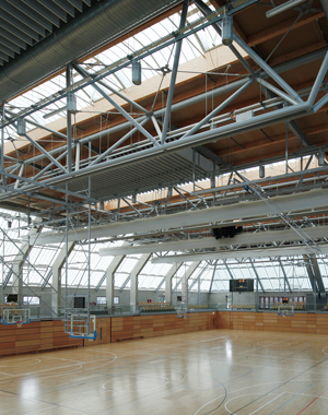 Sports Centre Bertrange med installasjon av overlys