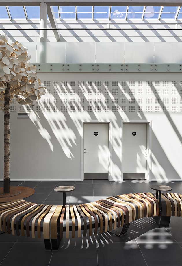 Oberlicht-Lösung mit Atrium Sattel-Lichtband 25–40˚ mit Photovoltaikverglasung, Green Solution House, Rønne, Dänemark