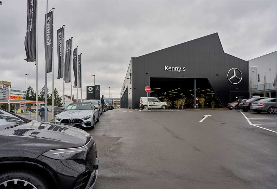 Kenny's Auto-Center nouvellement rénové avec VELUX Commercial