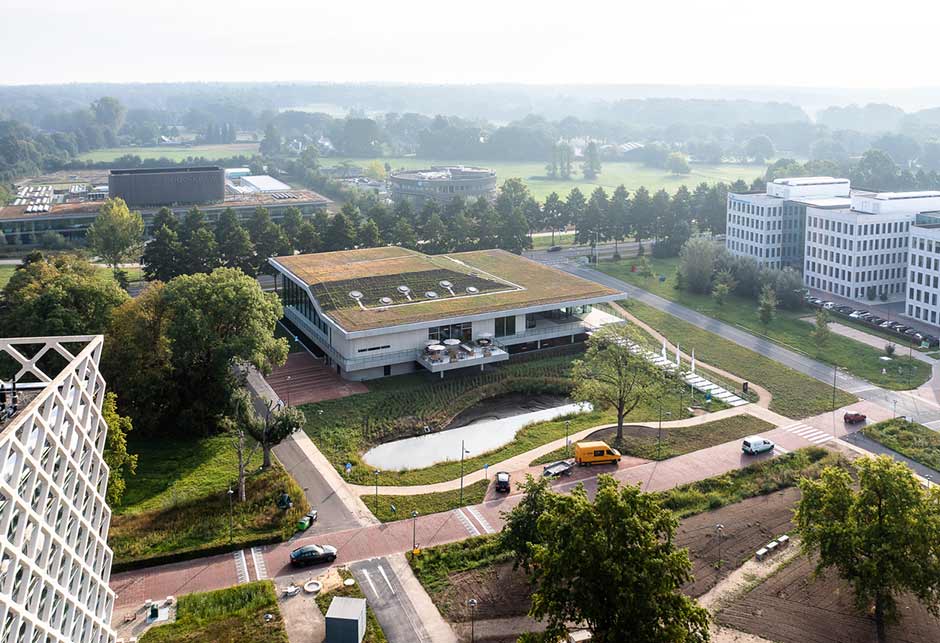 VELUX modulaire lichtstaat, circularlight     op het groene dak van Wageningen University & Research