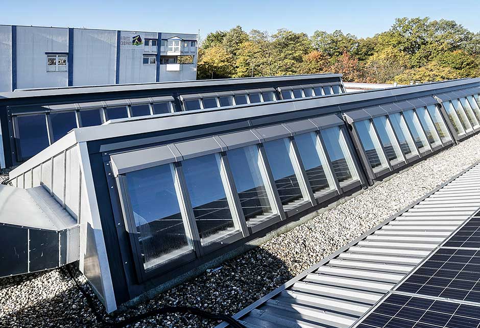 Solution de verrière de toit avec modules Verrière en shed 40-90˚, Schöllkopf Backwaren, Waiblingen, Allemagne