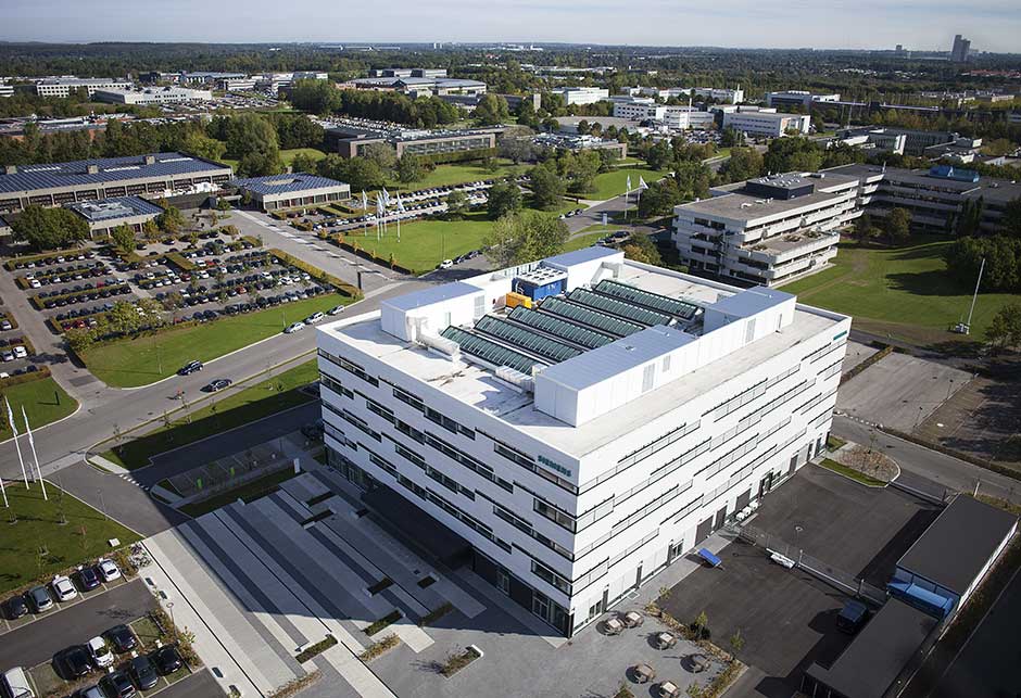 Lichtstraatoplossing met Sheddakmodules 25-40˚, hoofdkantoor Siemens, Ballerup, Denemarken