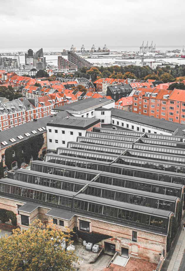 Dronebilder av Sweco-kontoret I Aarhus med VELUX overlysmoduler